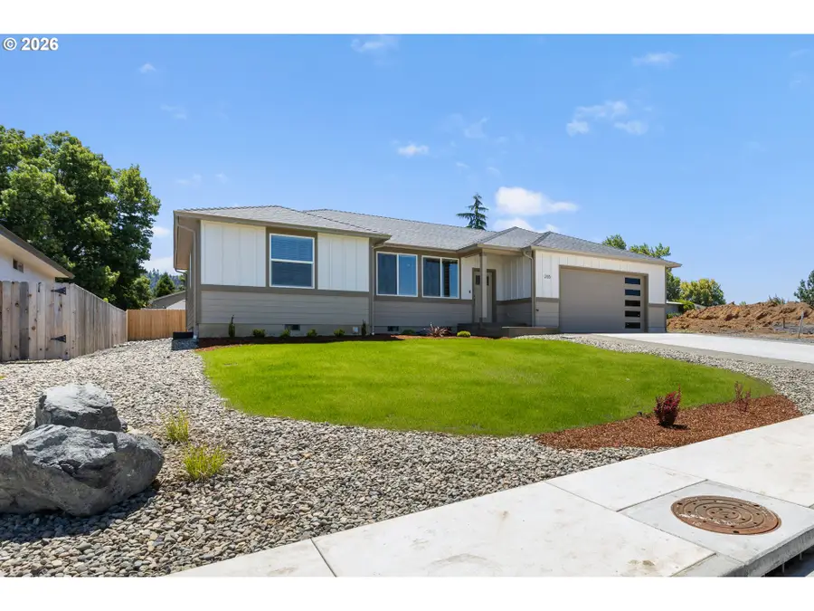 265 SE Logan St, Winston, OR 97496 - #3