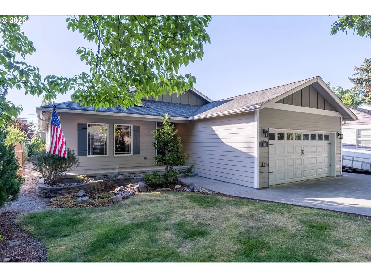 527 26th Ave, Longview, WA 98632 - #1