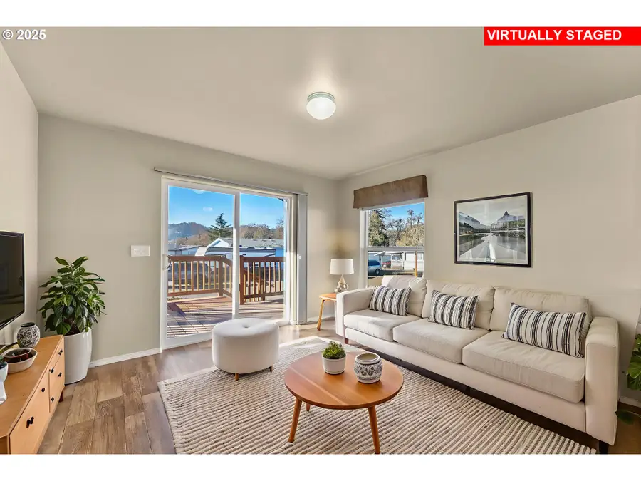 201 NE Peggy Ave #13, Roseburg, OR 97470 - Image #3