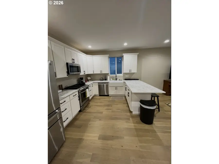 672 Parker Loop, Silverton, OR 97381 - #3