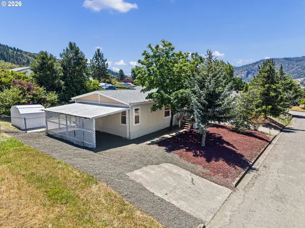 141 Clark St, MyrtleCreek, OR 97457