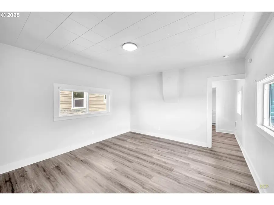 203 Grant St, Kelso, WA 98626 - Image #3