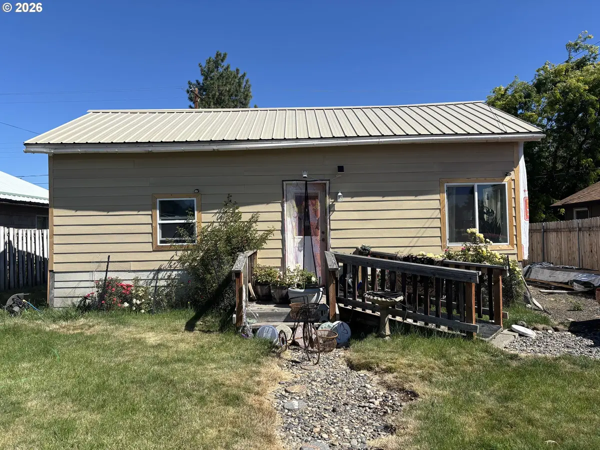 417 W Burgen St, Goldendale, WA 98620 - #1
