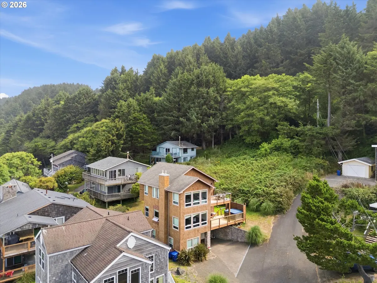 1929 NE 71st St, Lincoln City, OR 97367 - #1