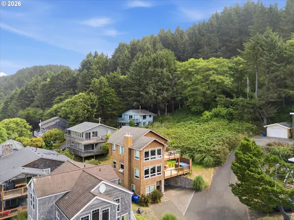 1929 NE 71st St, LincolnCity, OR 97367