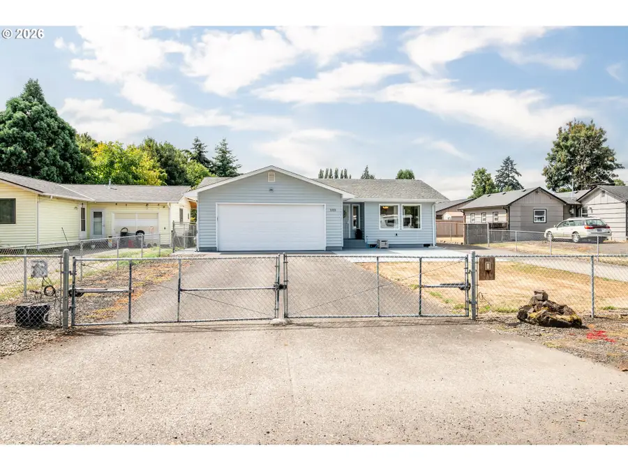 3333 Pennsylvania St, Longview, WA 98632 - #2