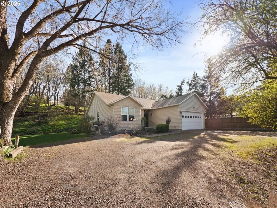 1101 B Ave, La Grande, OR 97850 - #2