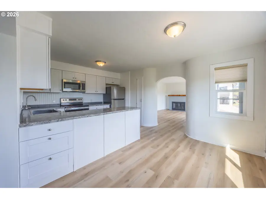 1830 NW Goetz St, Roseburg, OR 97471 - #2