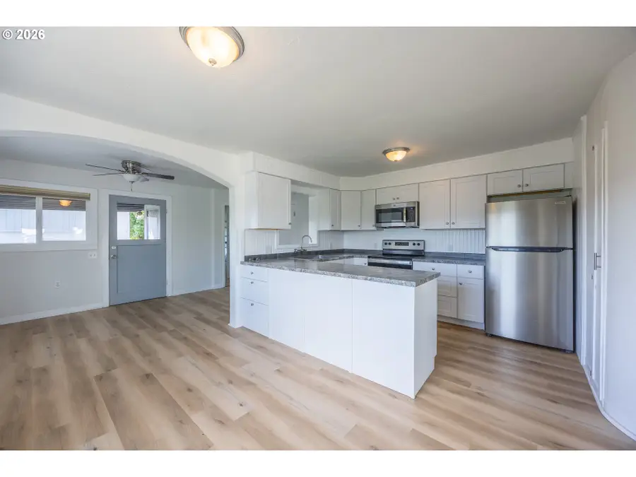 1830 NW Goetz St, Roseburg, OR 97471 - #3
