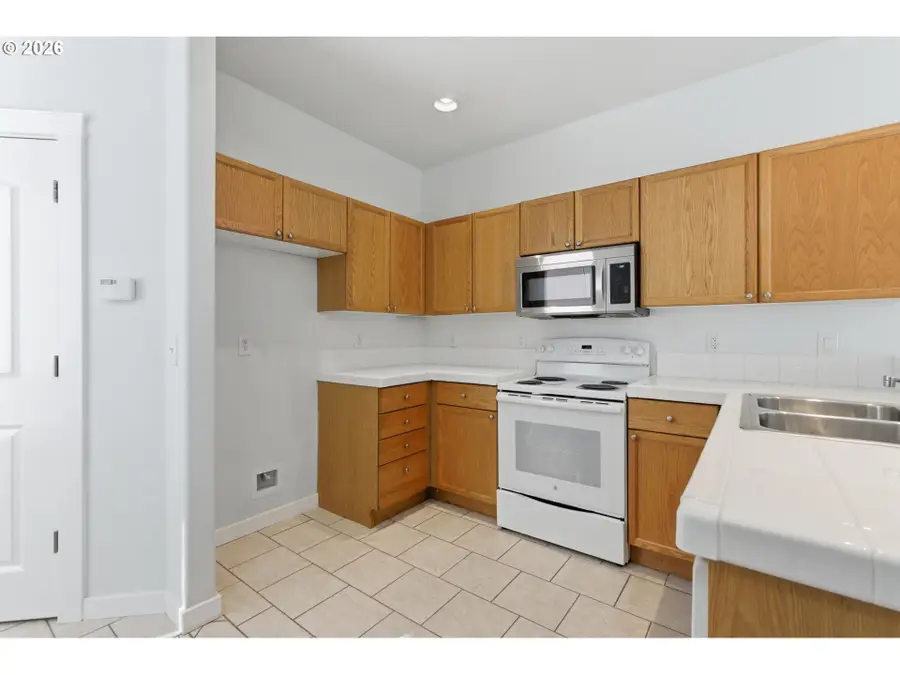 4236 NE 76th Ave, Portland, OR 97218 - #3