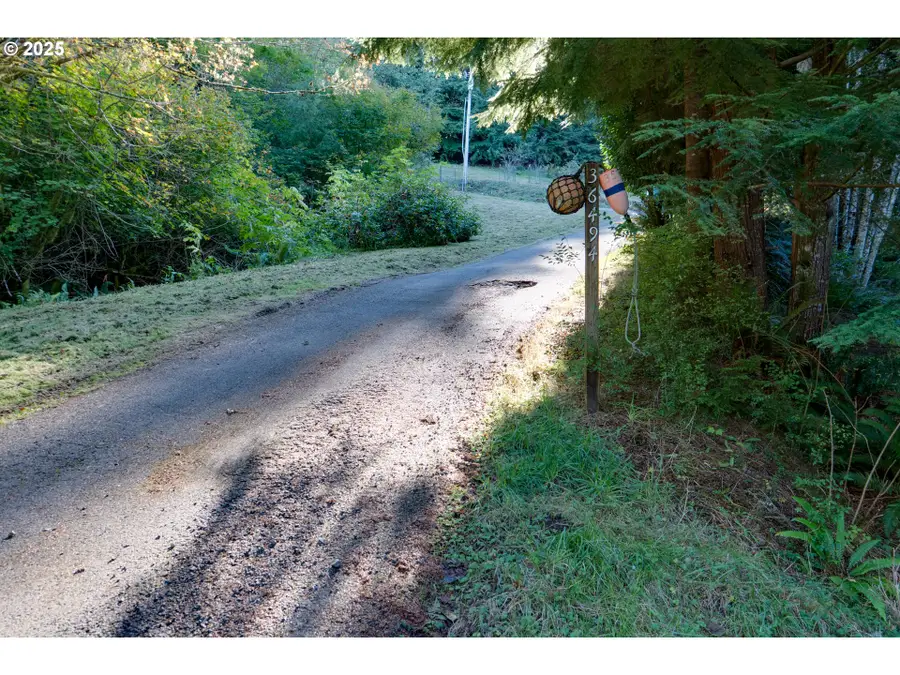 36494 Battle Creek Ln, Astoria, OR 97103 - Image #2