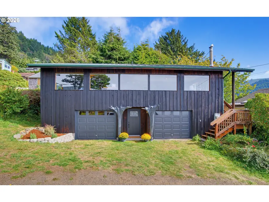 242 Prospect Ave, Yachats, OR 97498 - #3