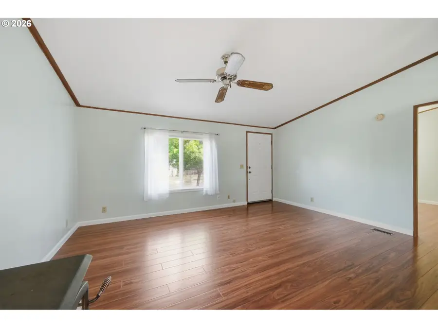4966 Parsons Ave, Eugene, OR 97402 - #3