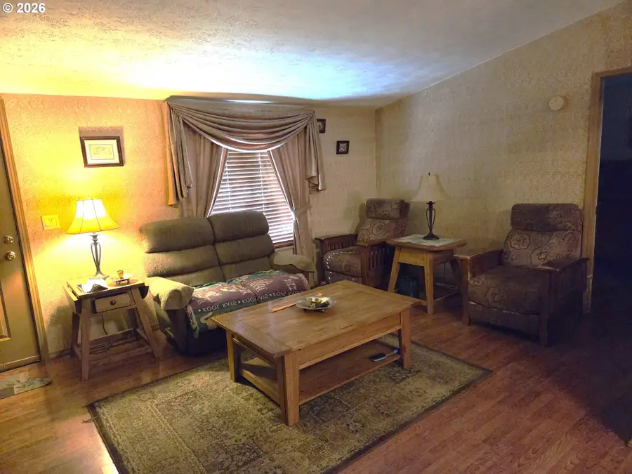 186 W Oregon St, Union, OR 97883 - #3