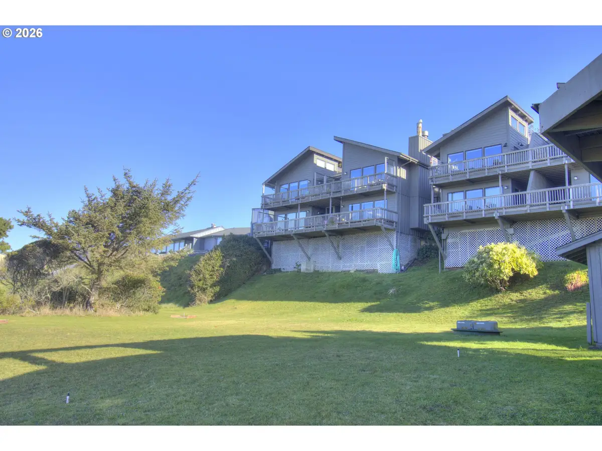 29134 Ellensburg Ave #2, Gold Beach, OR 97444 - Image #1