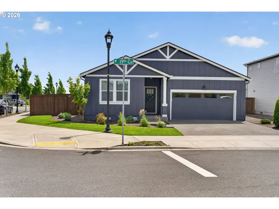 1402 W 19th Cir, La Center, WA 98629 - #2