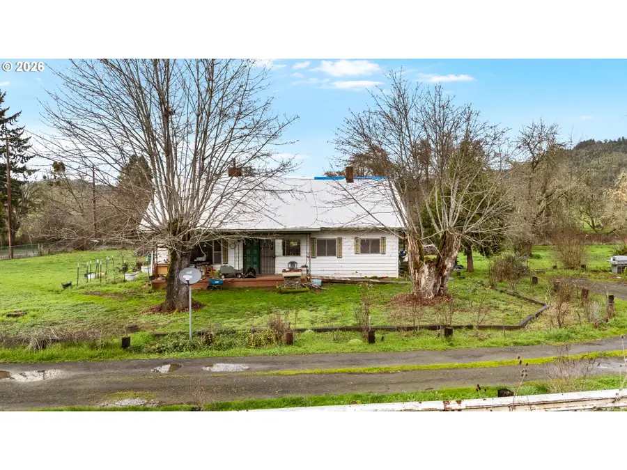383 Brumbach Rd, Roseburg, OR 97470 - Image #2