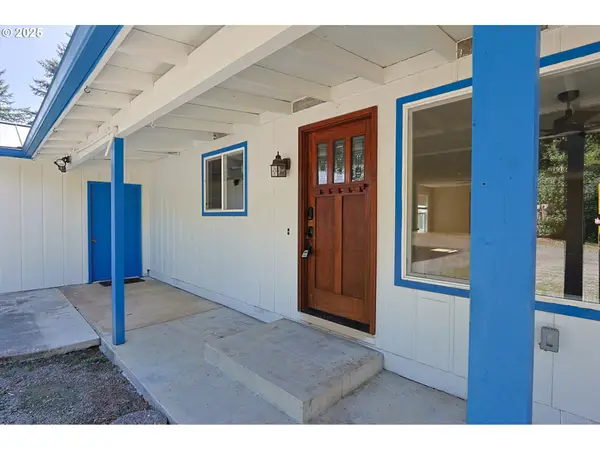 60031 Fairview Rd, Coquille, OR 97423