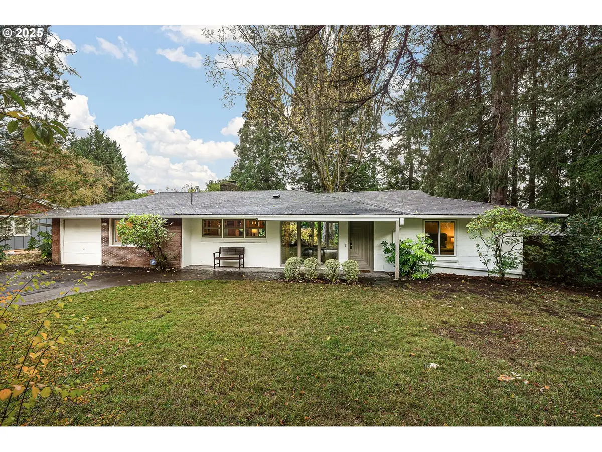 2818 SW Mitchell Ct, Portland, OR 97239 - Image #1