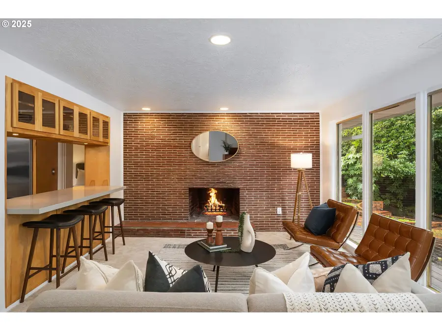 2818 SW Mitchell Ct, Portland, OR 97239 - Image #3