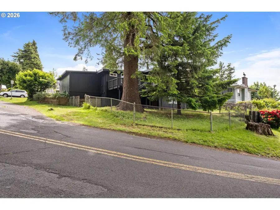 404 Chinook Ave, Astoria, OR 97103 - Image #2