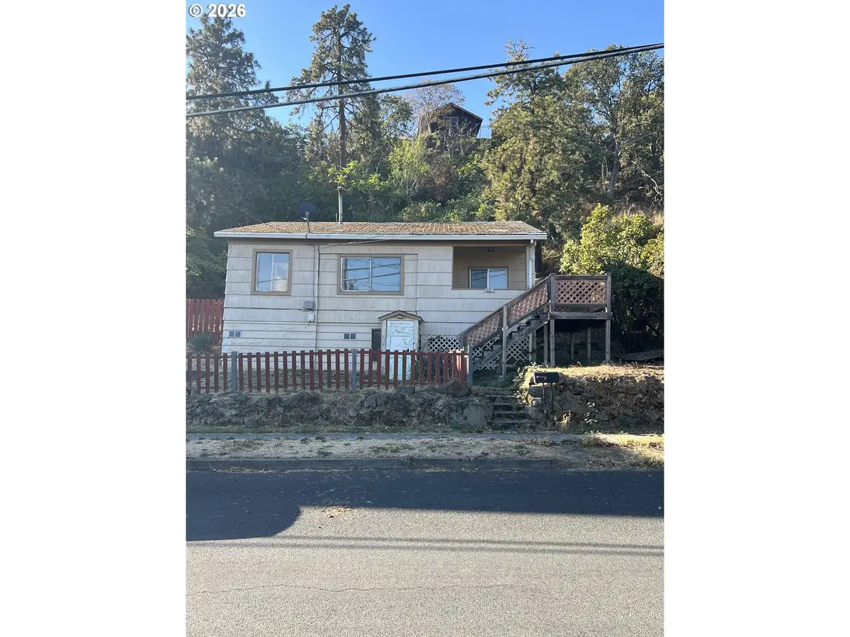 410 E 14th St, The Dalles, OR 97058 - #1