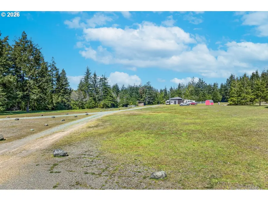 88190 Dew Valley Ln, Bandon, OR 97411 - #3