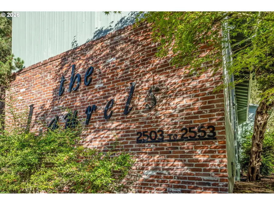 2521 SW Beaverton Hillsdale Hwy, Portland, OR 97239 - #2
