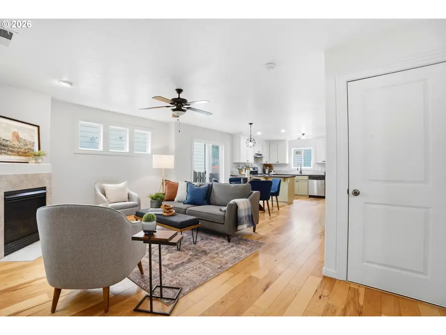 9406 N Macrum Ave, Portland, OR 97203 - #3