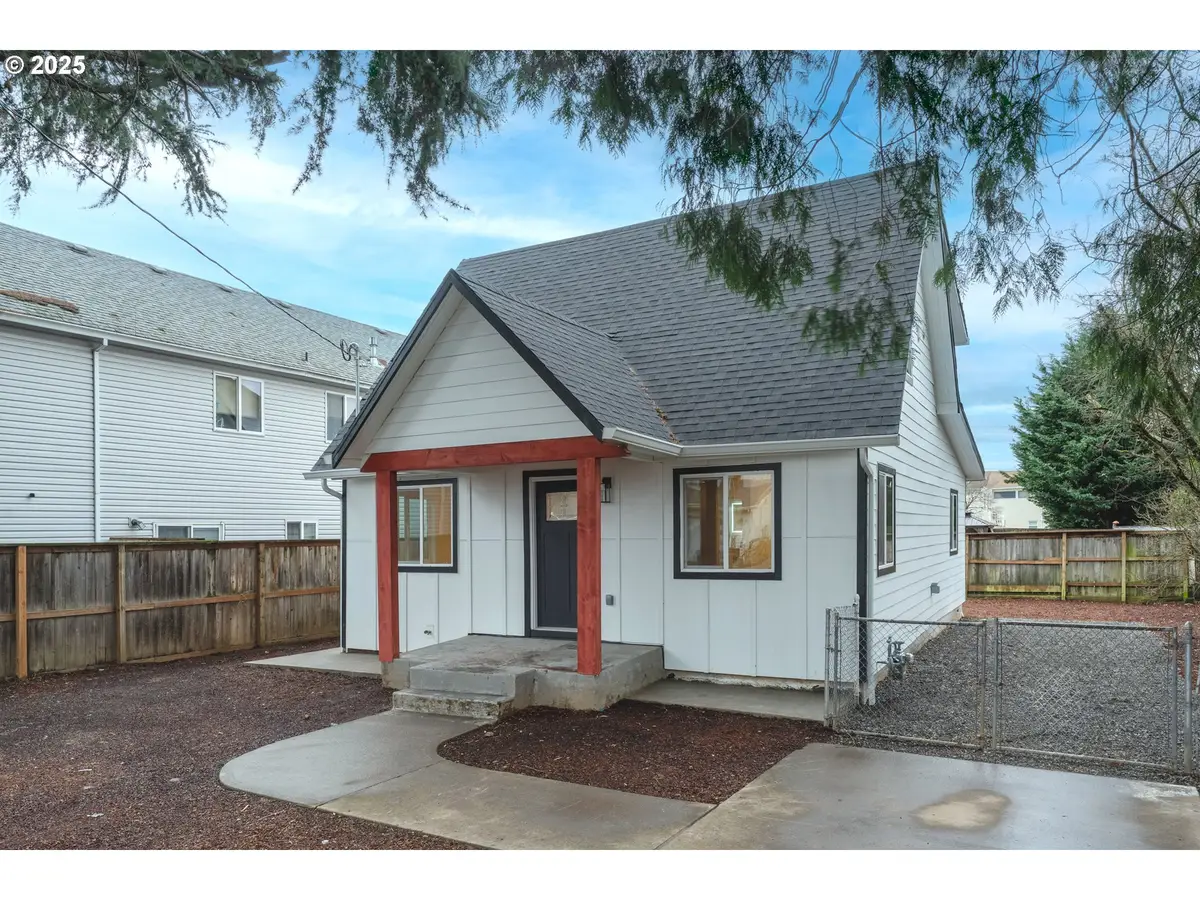 9326 SE Mill St, Portland, OR 97216 - Image #1