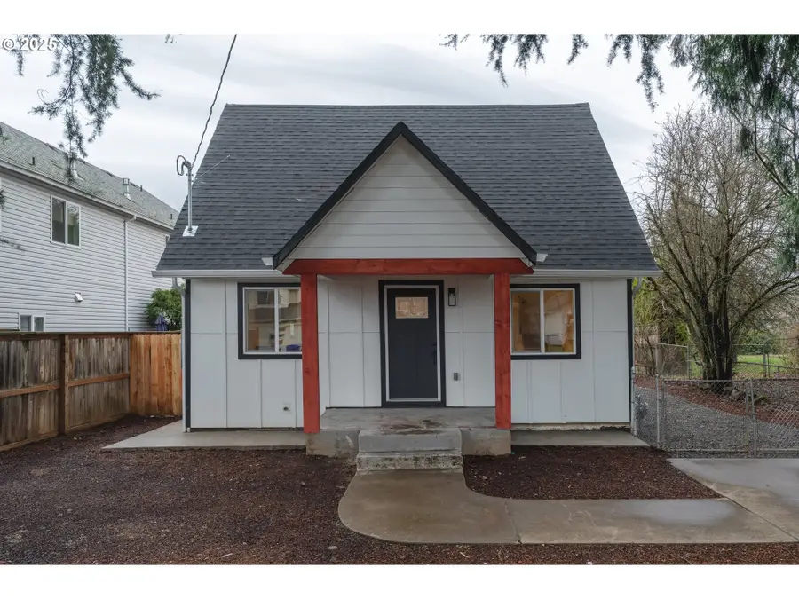 9326 SE Mill St, Portland, OR 97216 - Image #2