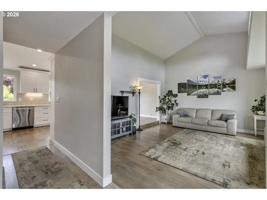 2457 SE Willow Dr, Hillsboro, OR 97123 - #3