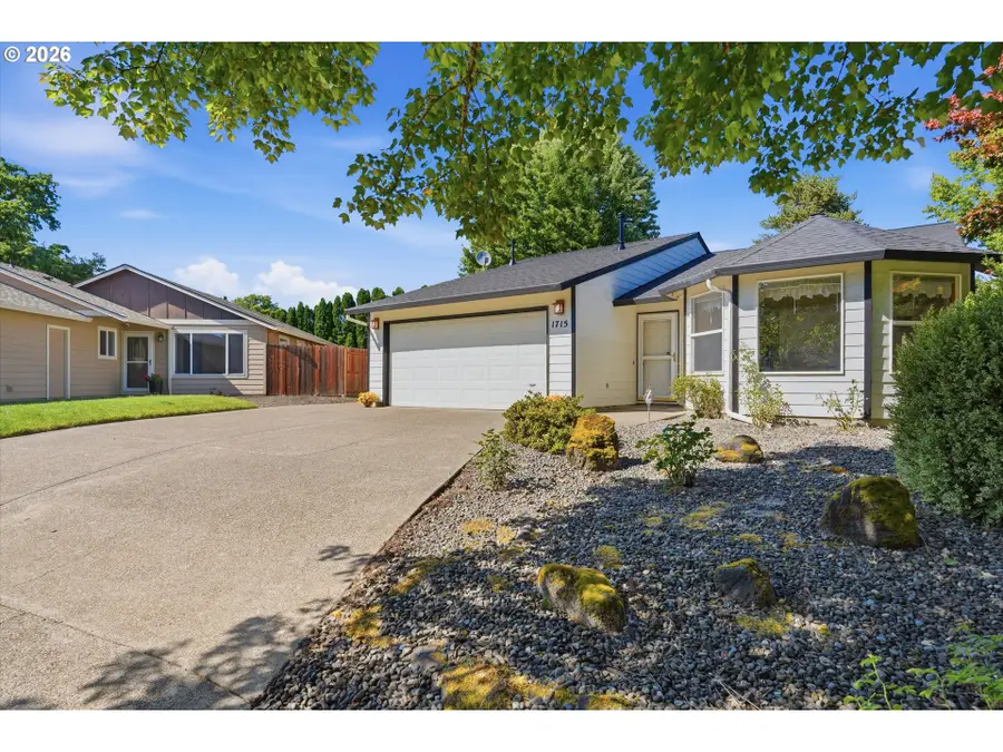 1715 SW Songbird St, McMinnville, OR 97128 - #3