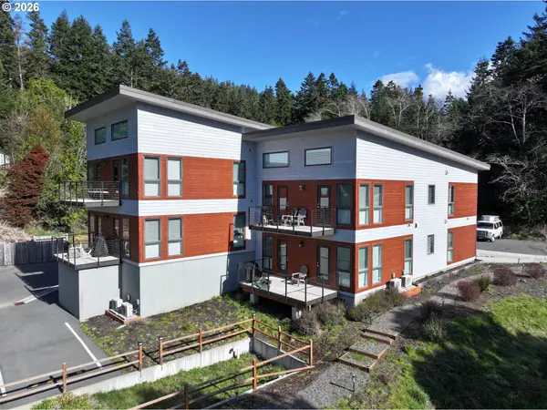 94353 Leith Rd, GoldBeach, OR 97444