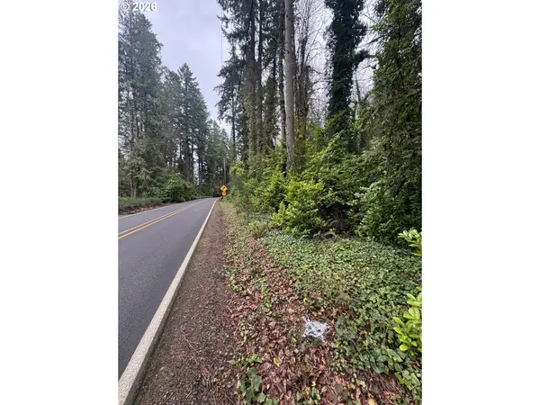 Clackamas River Dr, OregonCity, OR 97045