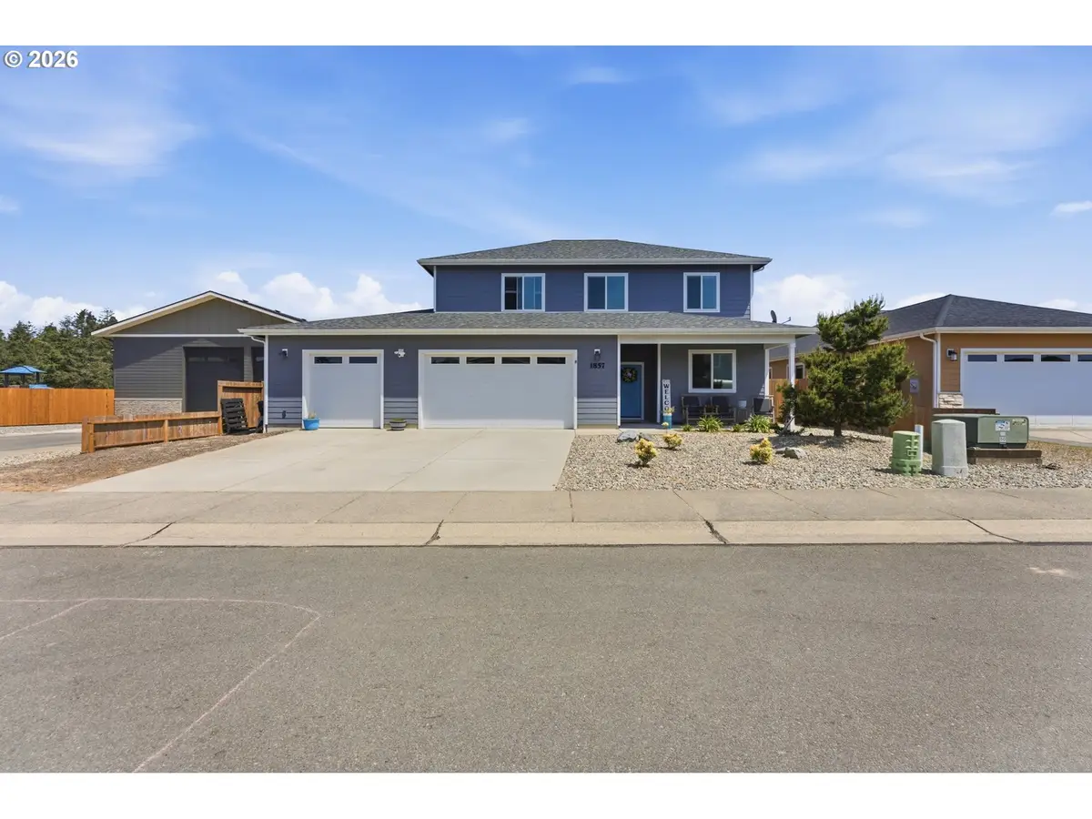 1857 Cabezon Ct, North Bend, OR 97459 - #1