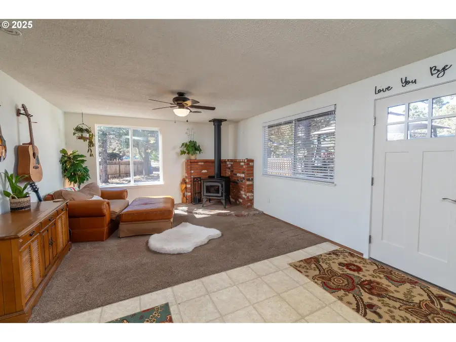 20629 Whitewing Ct, Bend, OR 97701 - Image #2