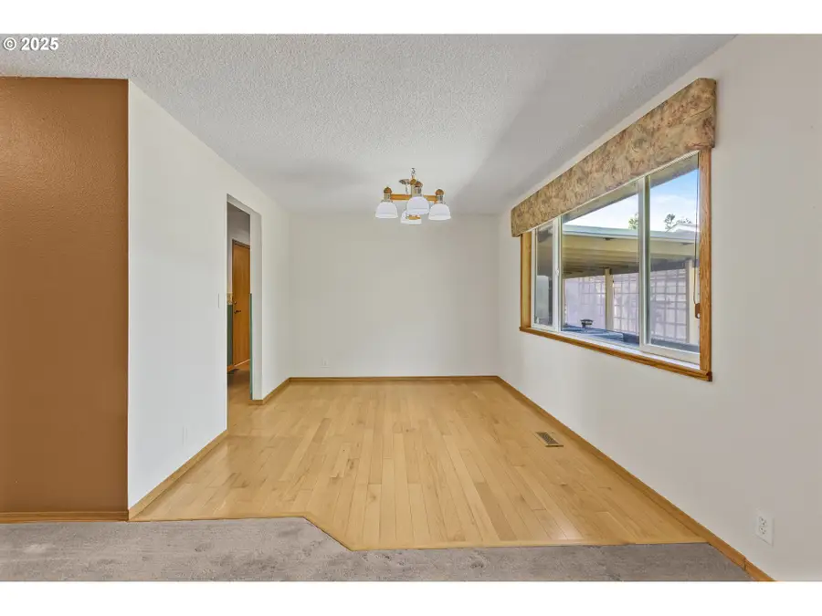 376 49th Loop, Springfield, OR 97478 - Image #3