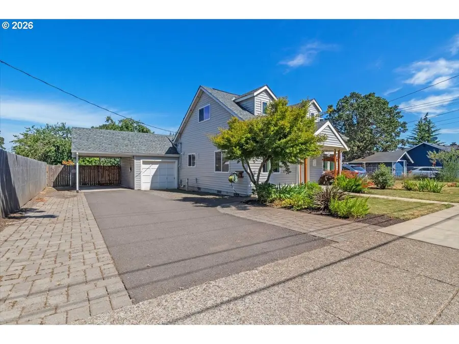 656 SW Levens St, Dallas, OR 97338 - #3