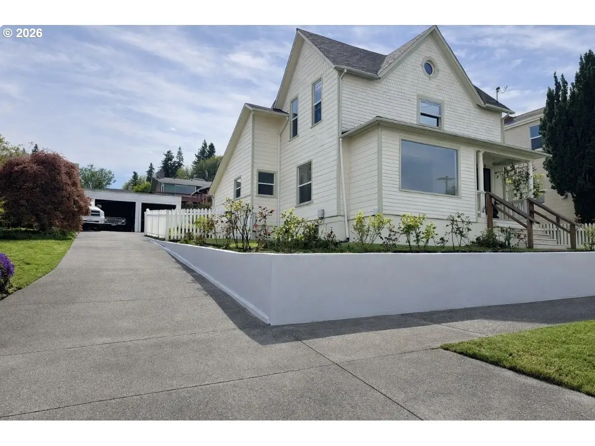 322 W C St, Rainier, OR 97048 - #1