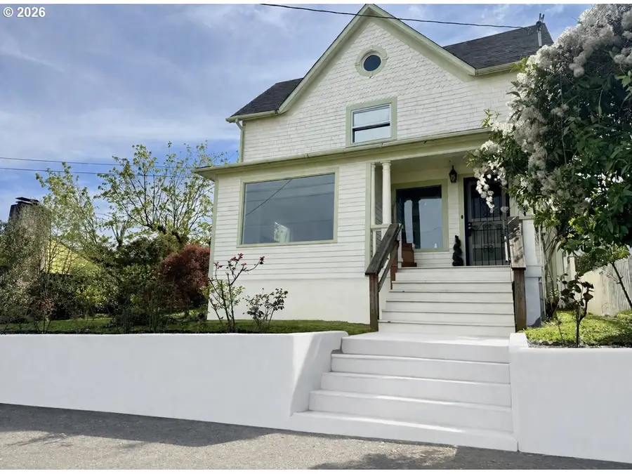 322 W C St, Rainier, OR 97048 - #2
