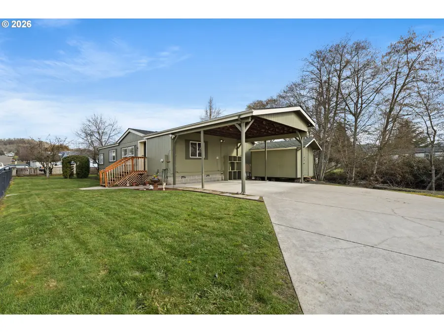 147 Dark Horse St, Roseburg, OR 97471 - #2