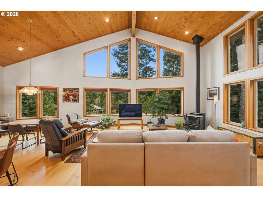88600 Trout Pond Ln, Bandon, OR 97411 - #3