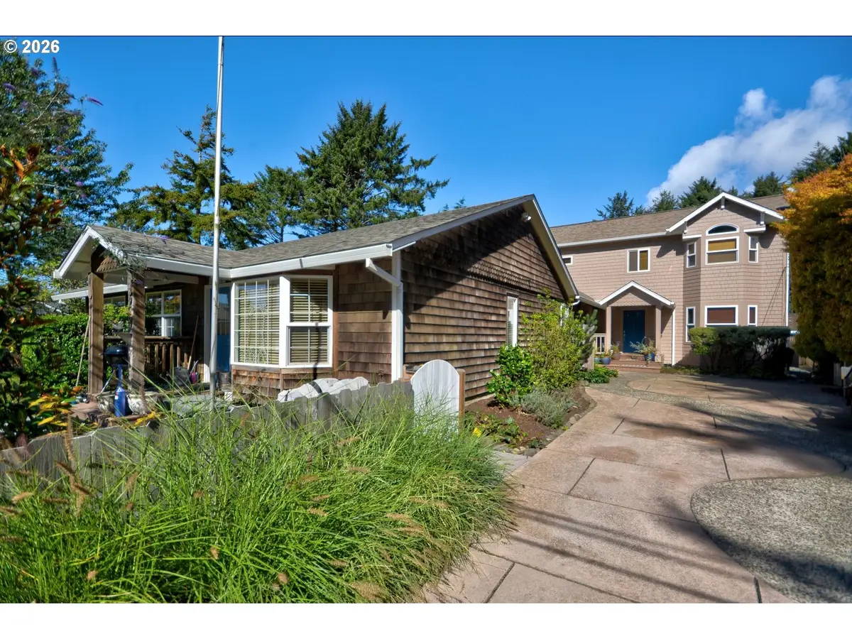 264 E Jackson St, Cannon Beach, OR 97110 - #1