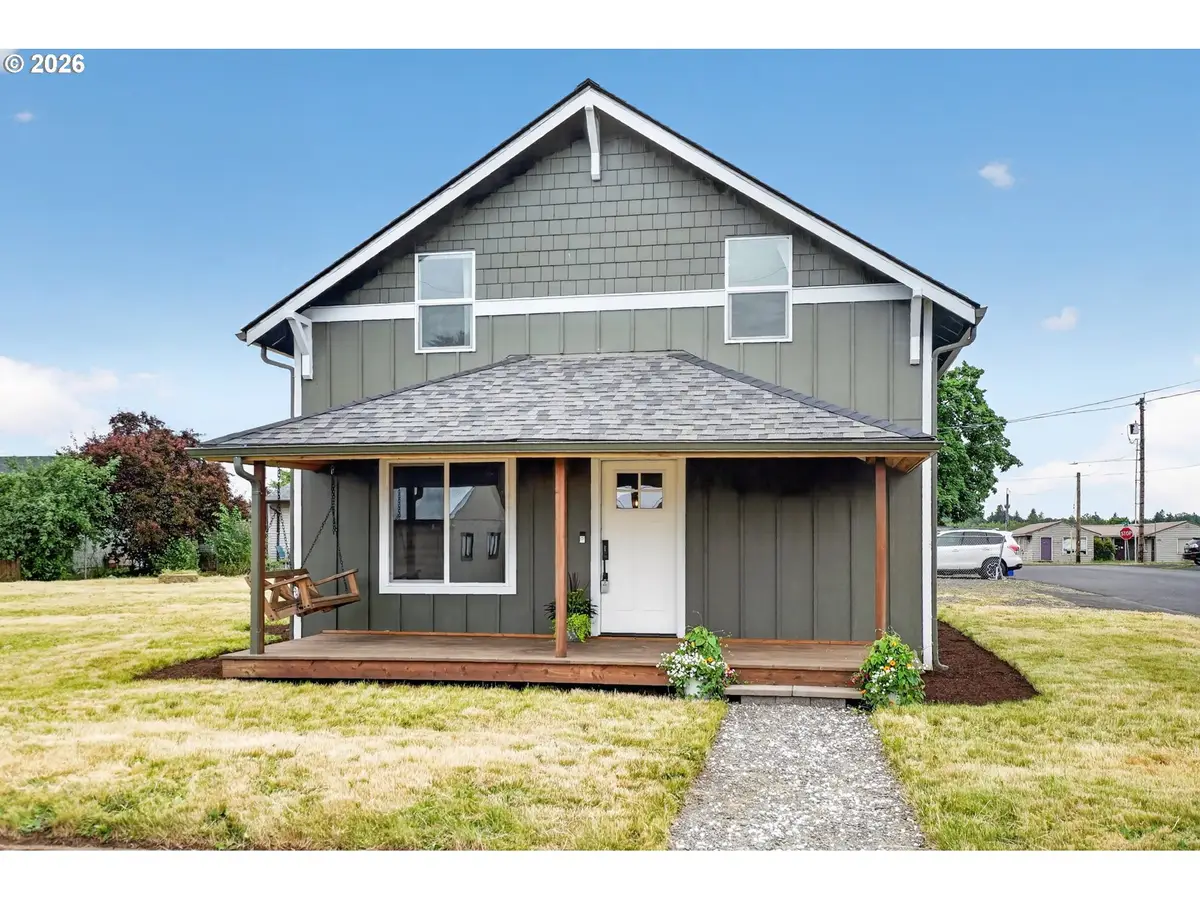 502 E 4th St, Molalla, OR 97038 - #1