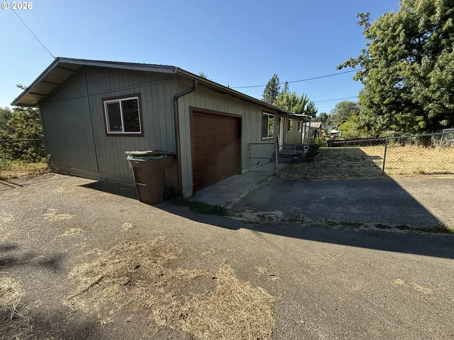 351 SE Darrell Ave, Winston, OR 97496 - #3