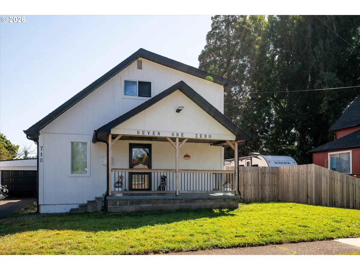 710 S 3rd St, Cottage Grove, OR 97424 - #1