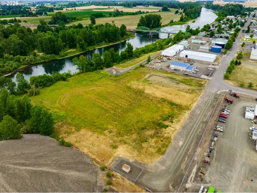 930 S 2nd St, Harrisburg, OR 97446 - #3