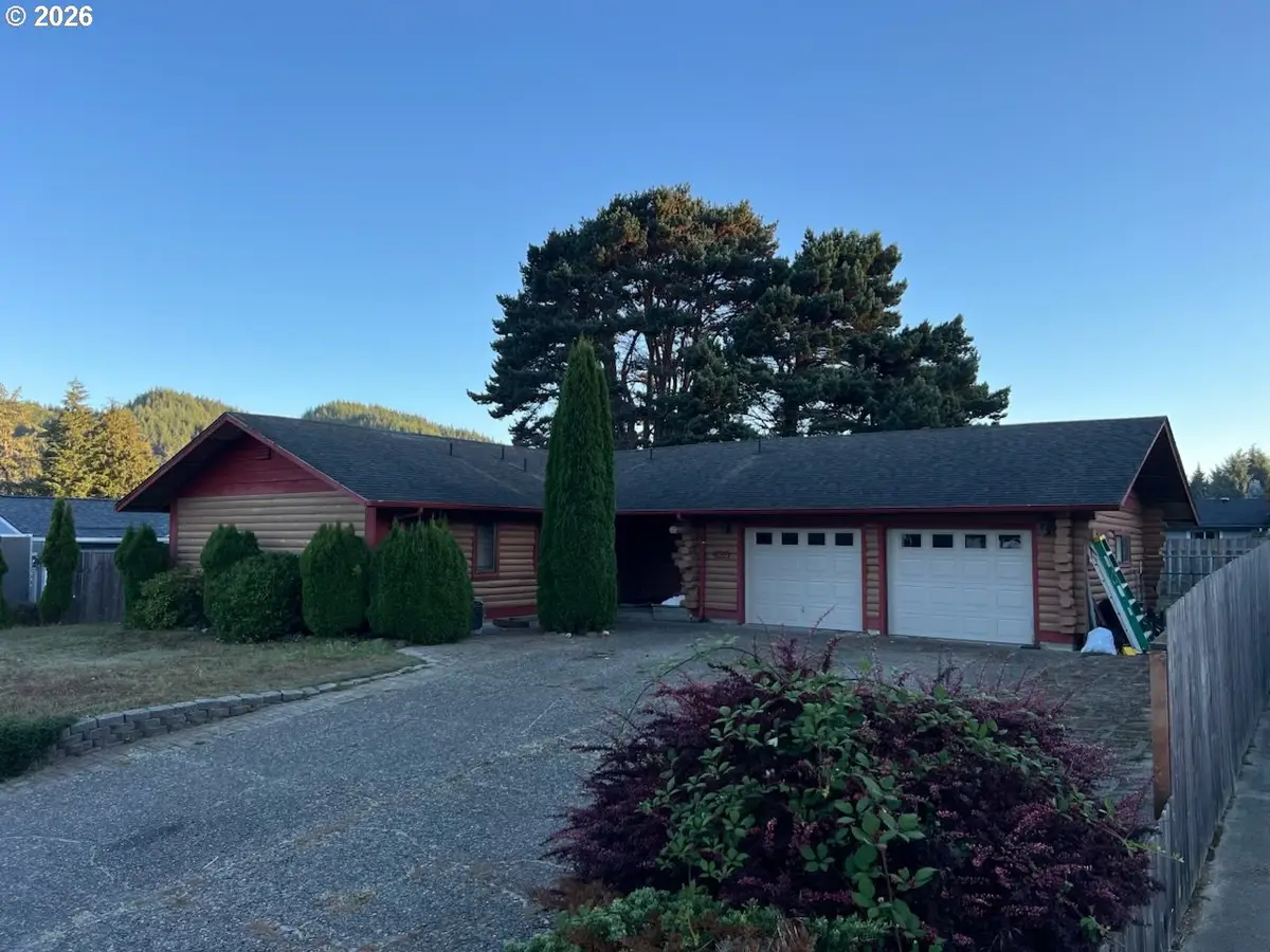 423 Camellia Ct, Reedsport, OR 97467 - Image #1