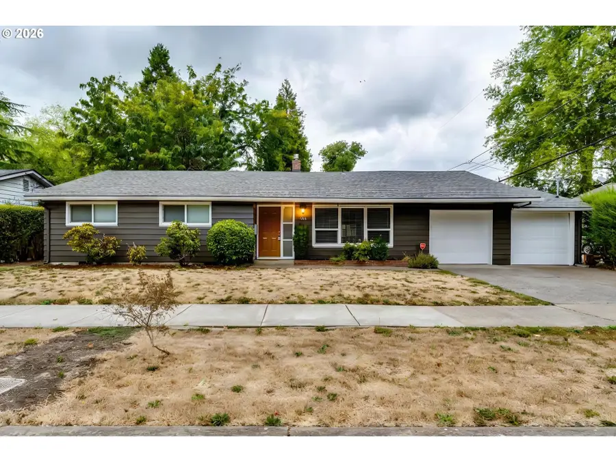 1255 E 24th Ave, Eugene, OR 97403 - #2